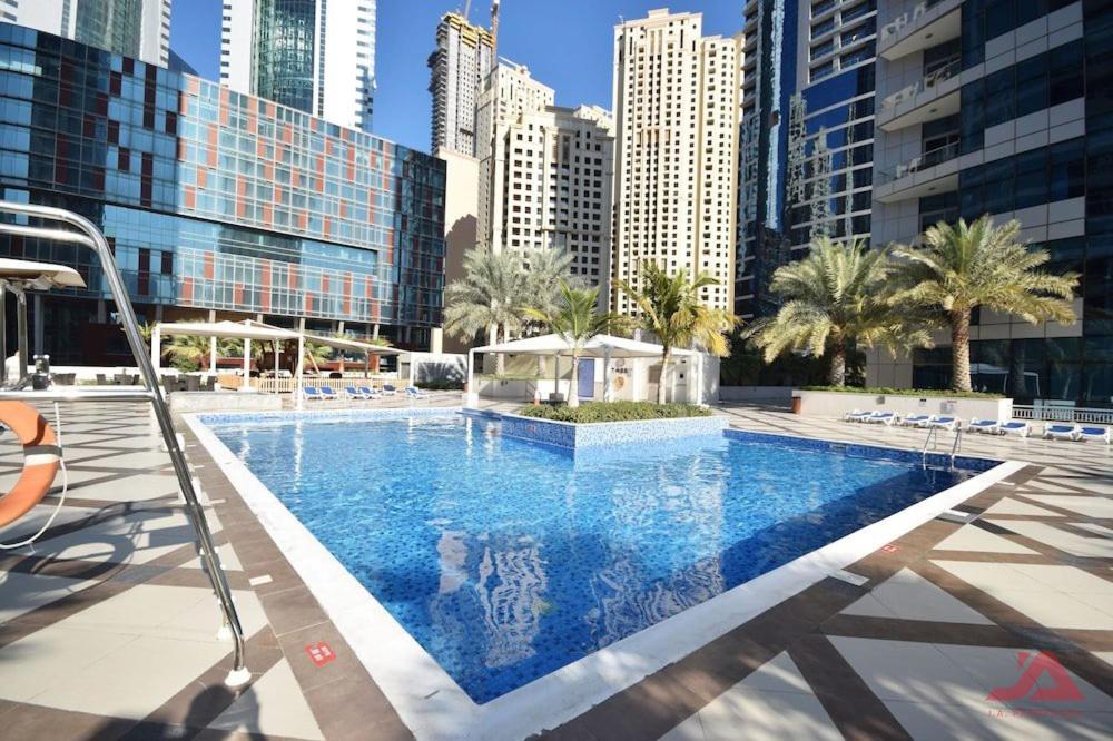 Cozy Marina & Sea View Apt In Bay Central Tower Dubai Marina With Modern Gym & Pool, Steps To Beach & Metro Bagian luar foto