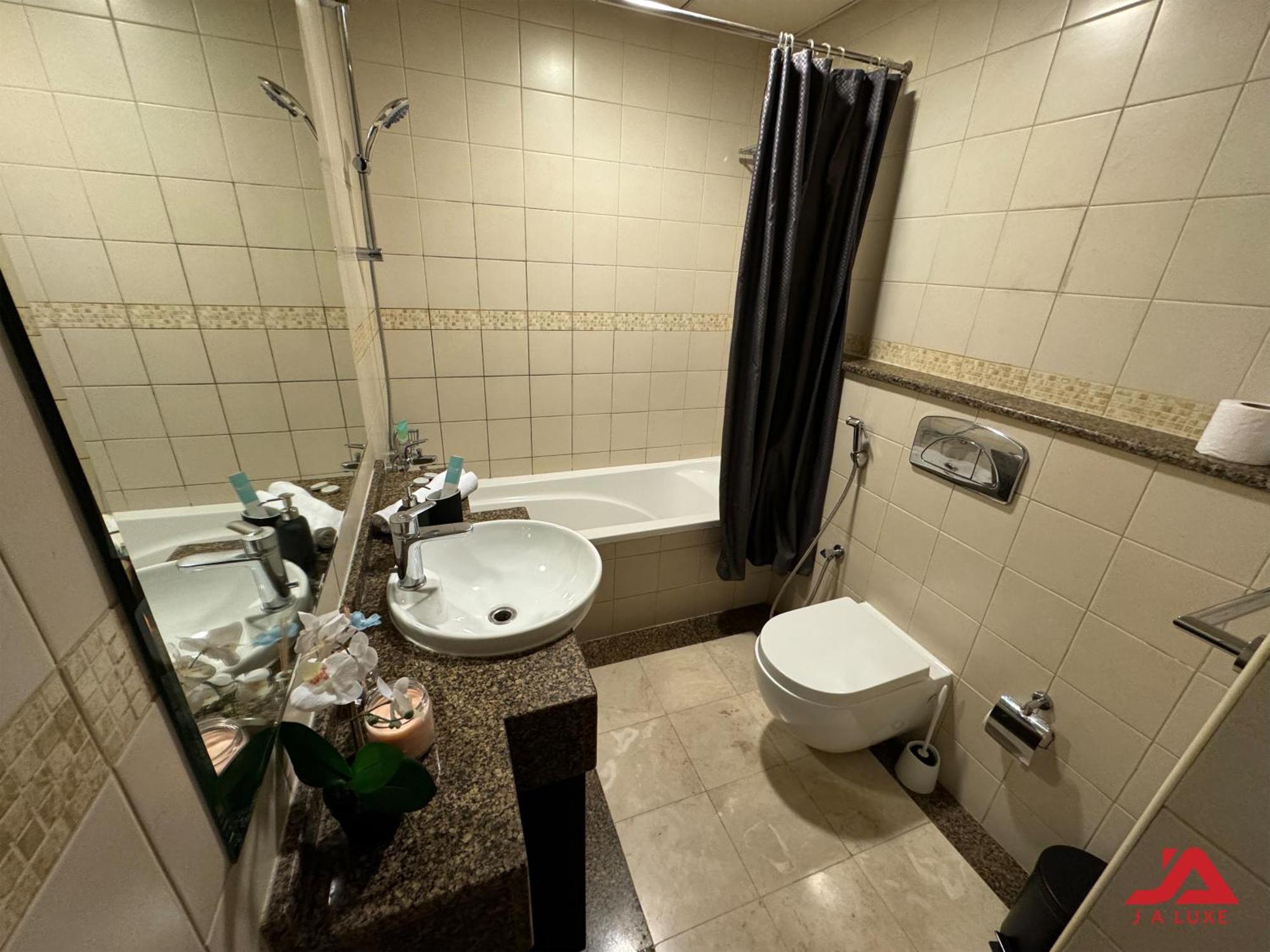 Cozy Marina & Sea View Apt In Bay Central Tower Dubai Marina With Modern Gym & Pool, Steps To Beach & Metro Bagian luar foto